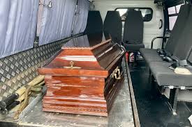 Автомобиль для ритуальных услуг центра «Gloria»